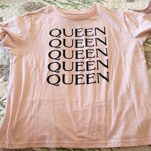 Pink Graphic Tee with Queen Print. Med